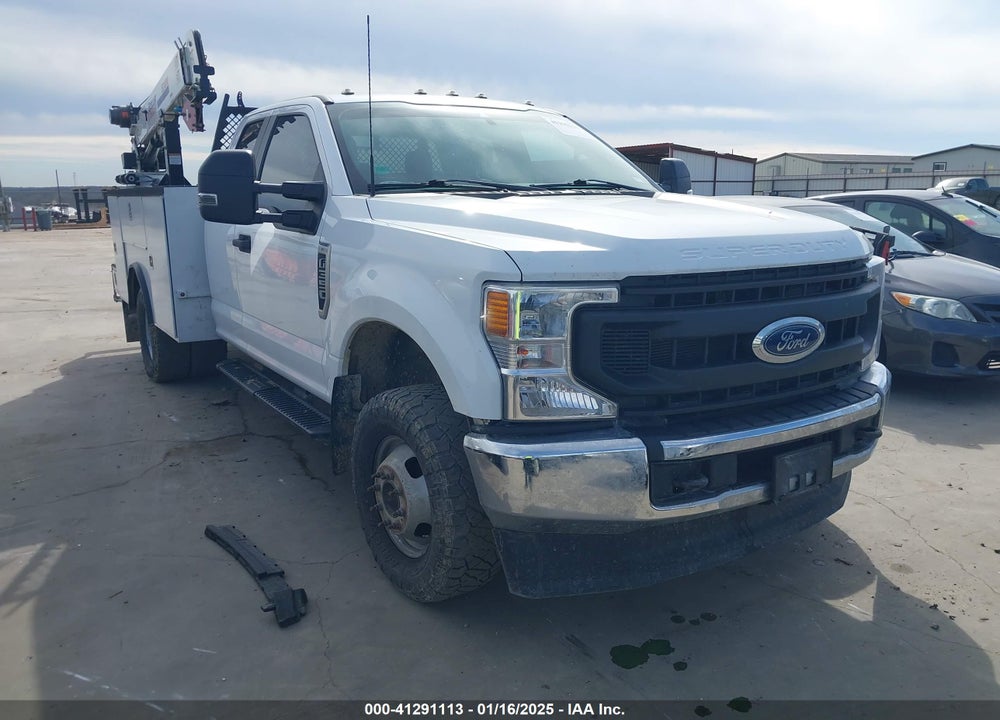 2022 FORD F-350 CHASSIS XL VIN: 1FD8X3H63NEC91401