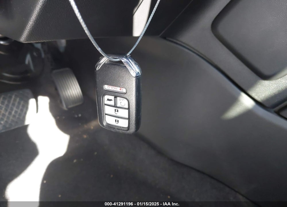 2019 HONDA CR-V VIN: JHLRW2H57KX001581