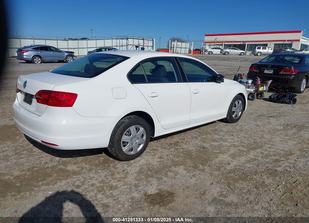 2011 VOLKSWAGEN JETTA 2.0L S VIN: 3VW2K7AJ4BM060203
