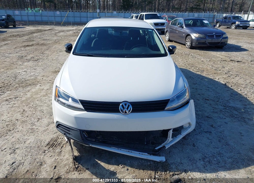 2011 VOLKSWAGEN JETTA 2.0L S VIN: 3VW2K7AJ4BM060203