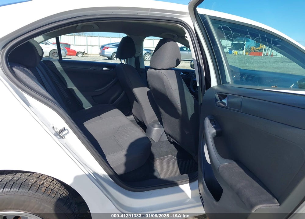 2011 VOLKSWAGEN JETTA 2.0L S VIN: 3VW2K7AJ4BM060203