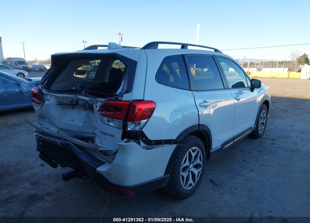 2021 SUBARU FORESTER PREMIUM VIN: JF2SKAJC8MH466026