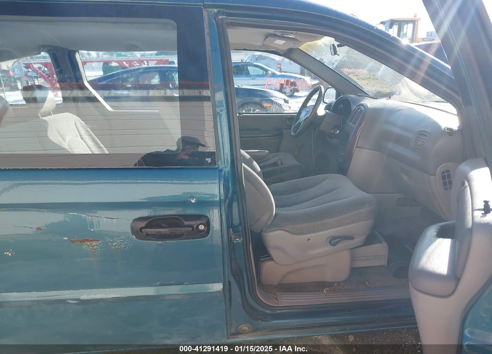 2001 CHRYSLER VOYAGER VIN: 1C4GJ25B01B218110