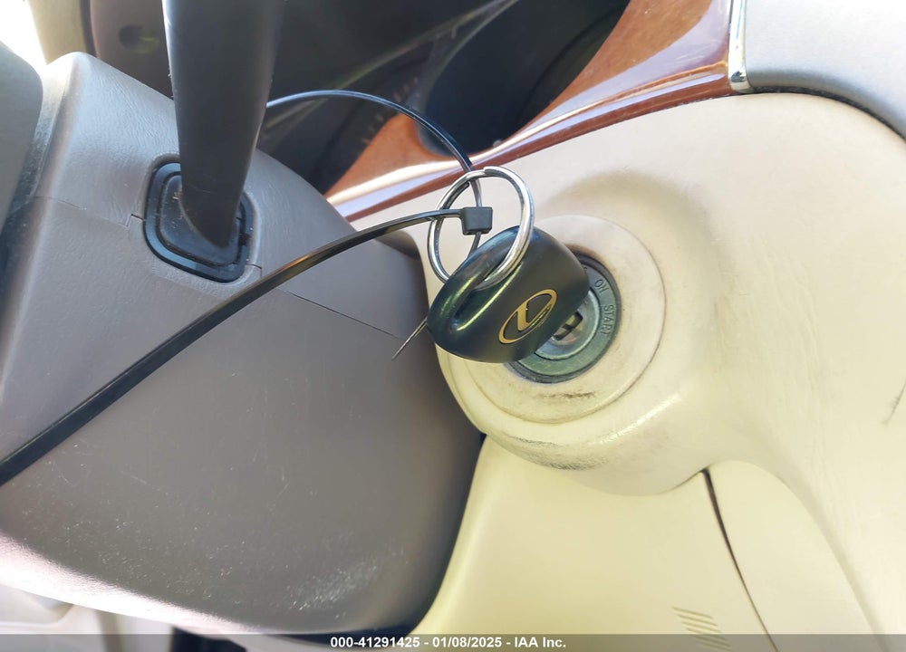 2005 LEXUS ES 330 VIN: JTHBA30G955105598