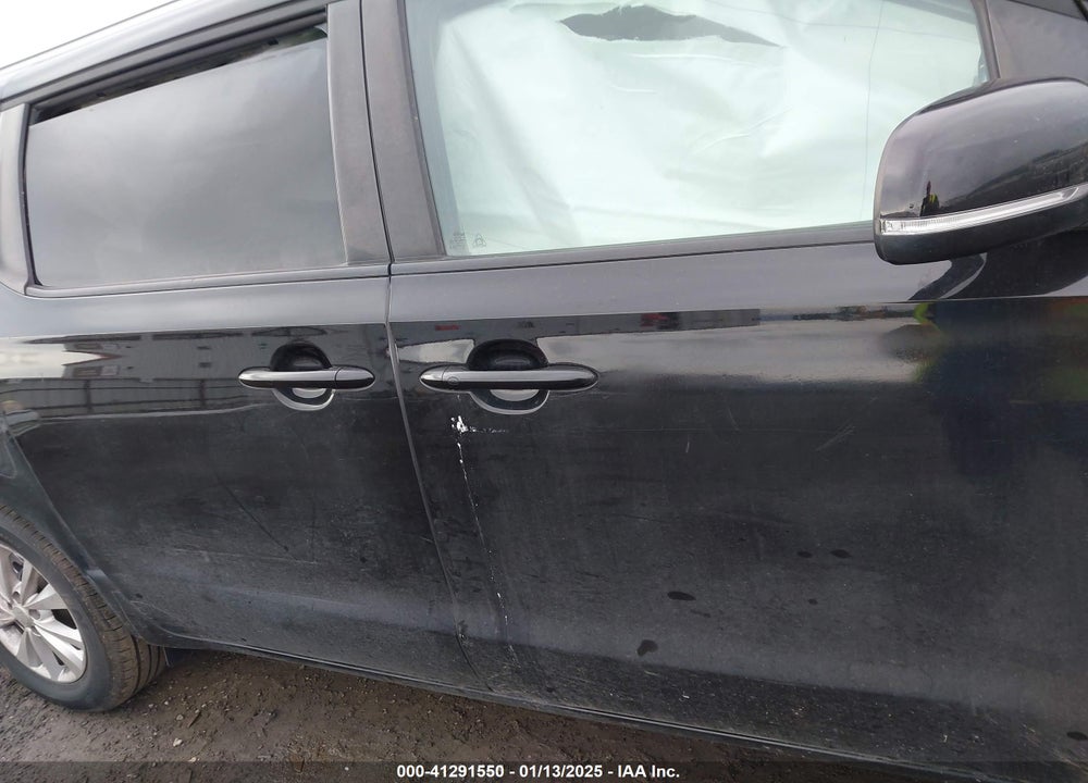 2018 KIA SEDONA LX VIN: KNDMB5C14J6423725