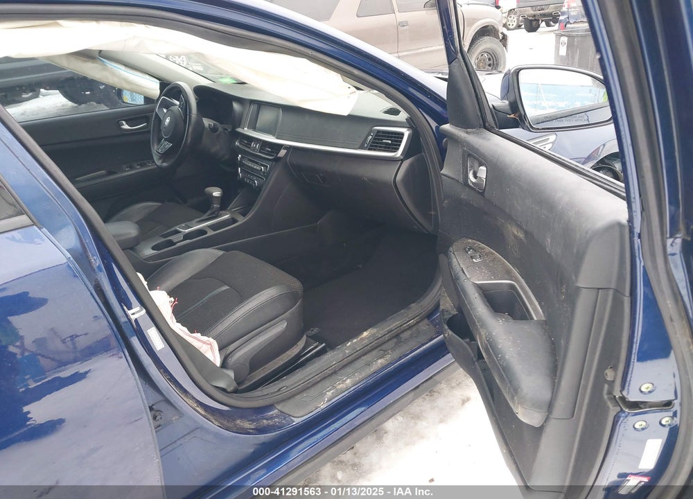 2019 KIA OPTIMA VIN: 5XXGT4L30KG375052