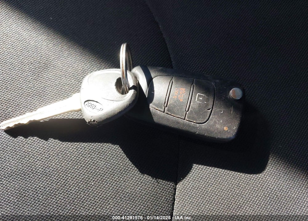 2012 KIA SOUL VIN: KNDJT2A68C7411166