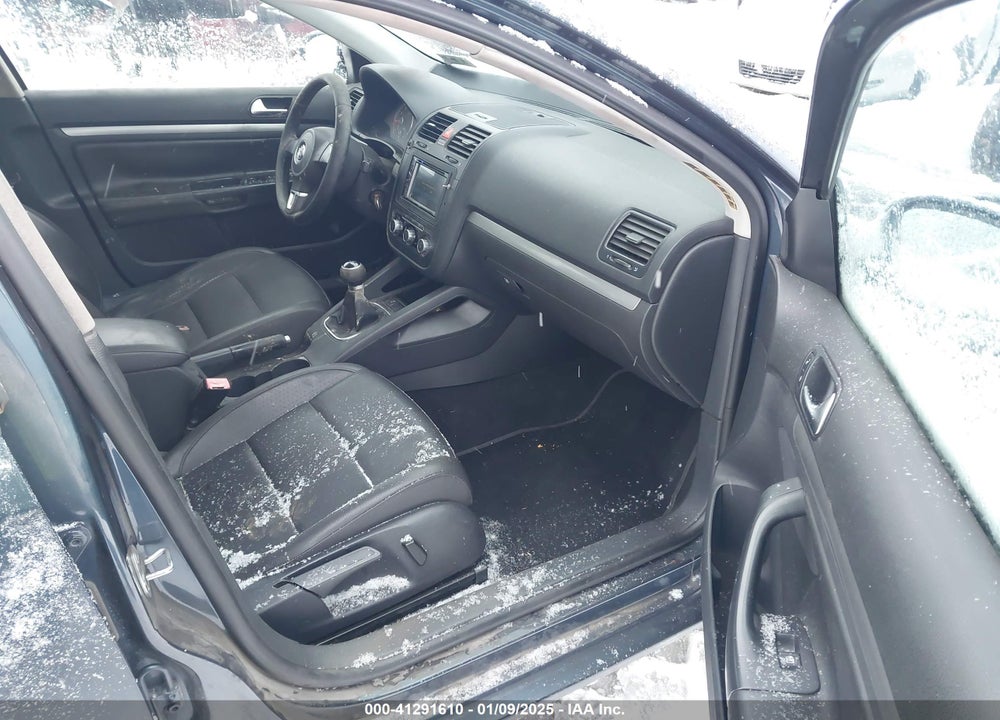 2010 VOLKSWAGEN JETTA LIMITED EDITION VIN: 3VWAZ7AJXAM102072