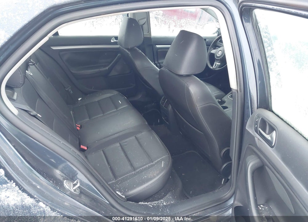 2010 VOLKSWAGEN JETTA LIMITED EDITION VIN: 3VWAZ7AJXAM102072