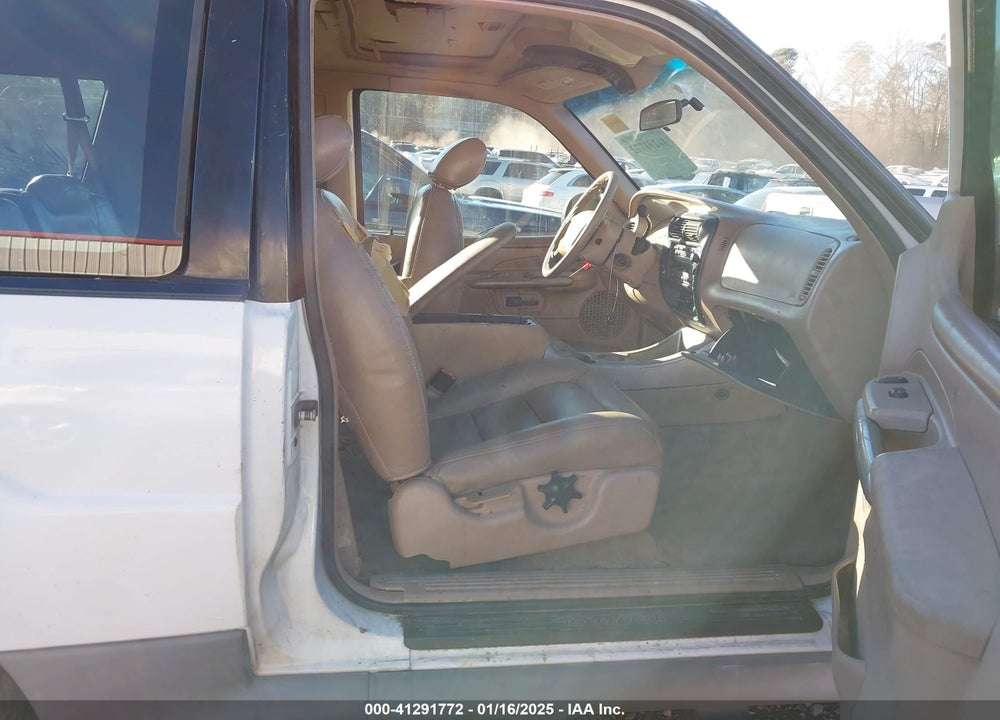 2002 FORD EXPLORER SPORT VIN: 1FMYU60E72UB46618