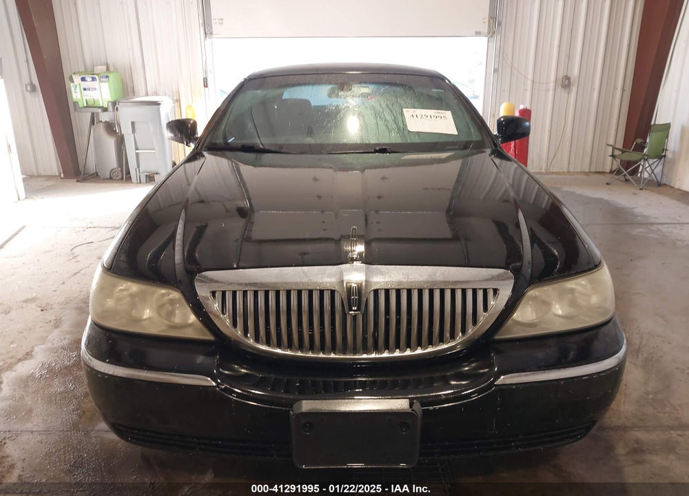 2011 LINCOLN TOWN CAR VIN: 2LNBL8EV0BX762795