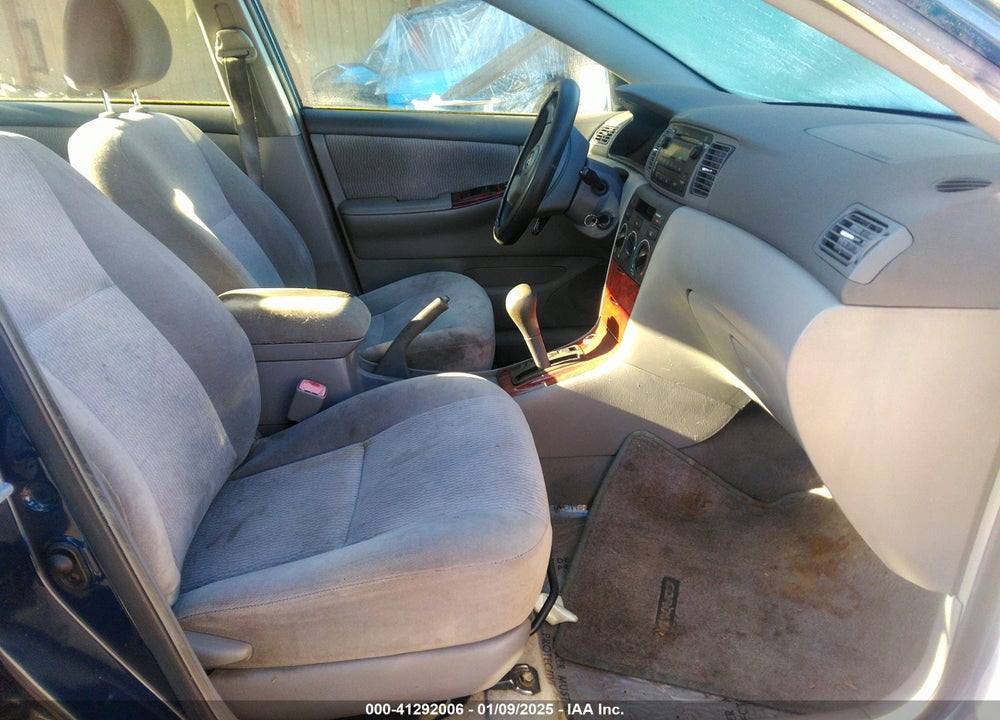 2005 TOYOTA COROLLA LE VIN: 1NXBR32E55Z522157