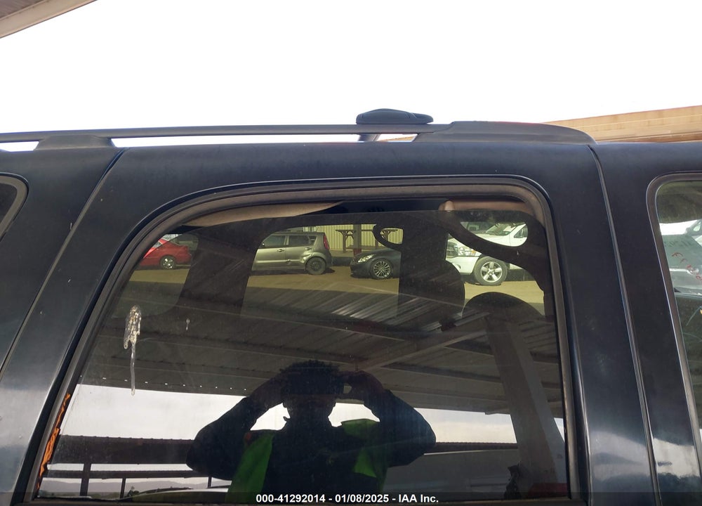 2006 CHEVROLET TAHOE LS VIN: 1GNEC13V46R164177