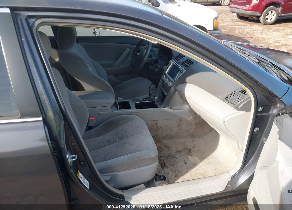 2011 TOYOTA CAMRY LE VIN: 4T1BF3EKXBU182736