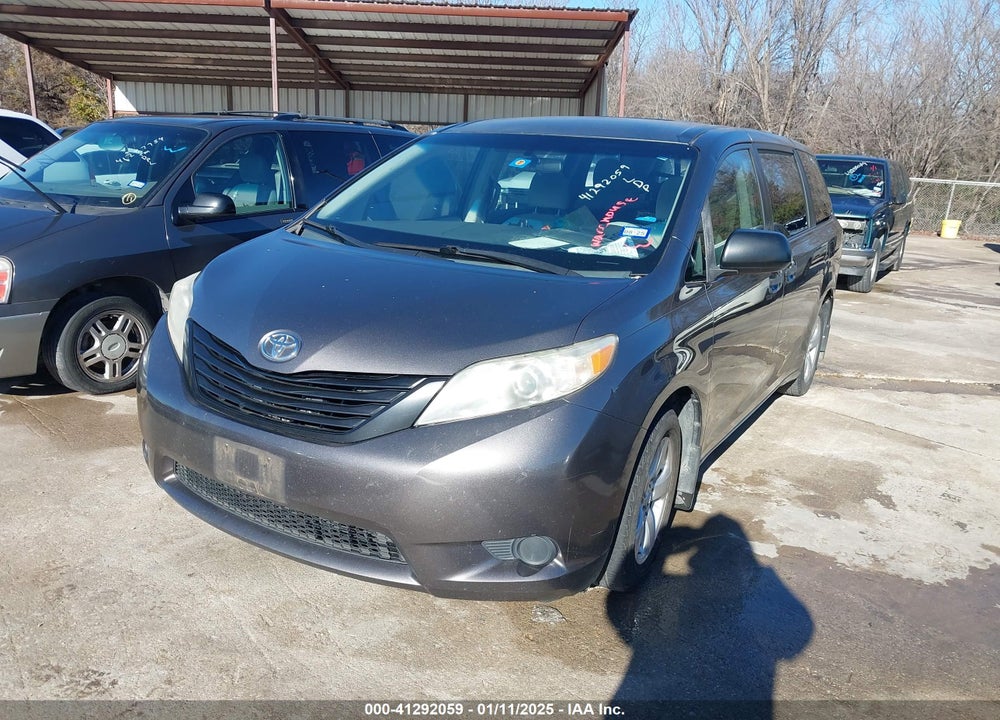 2011 TOYOTA SIENNA VIN: 5TDKA3DC9BS004611