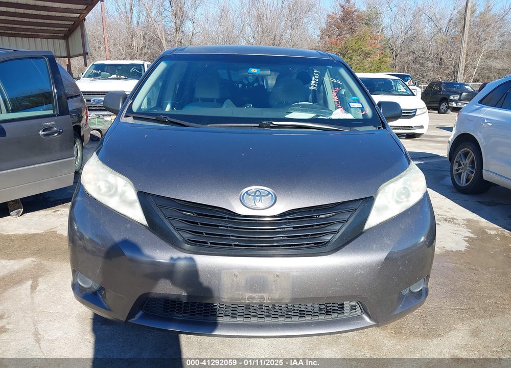2011 TOYOTA SIENNA VIN: 5TDKA3DC9BS004611