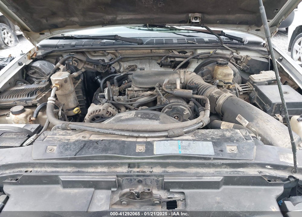 2000 CHEVROLET BLAZER LS VIN: 1GNCS13W2YK255897
