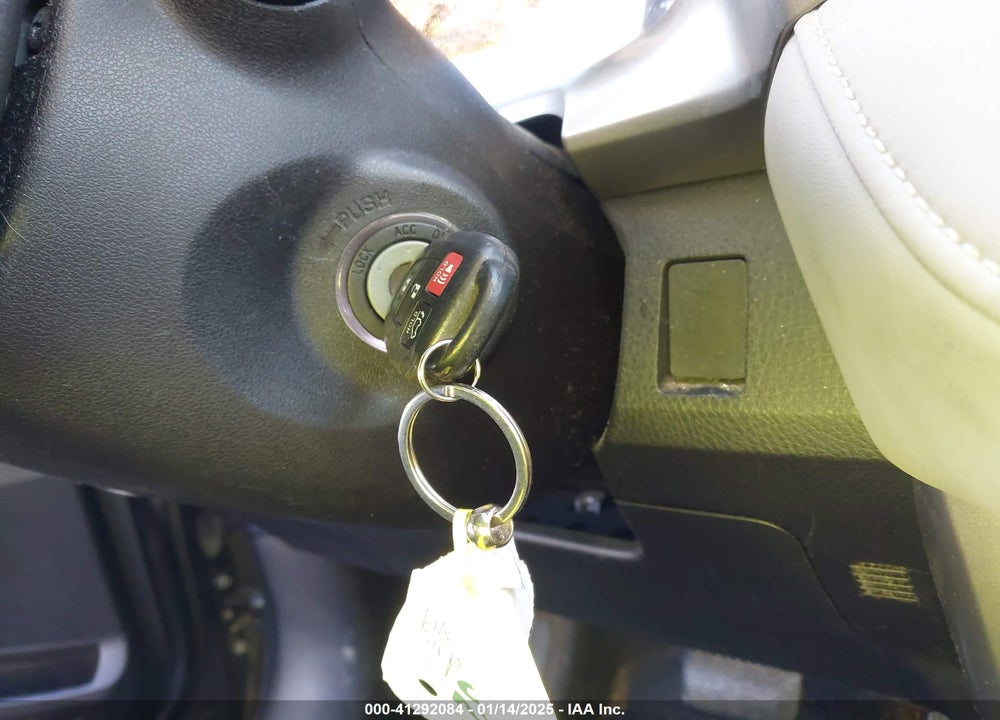 2015 TOYOTA RAV4 XLE VIN: 2T3RFREV9FW304057
