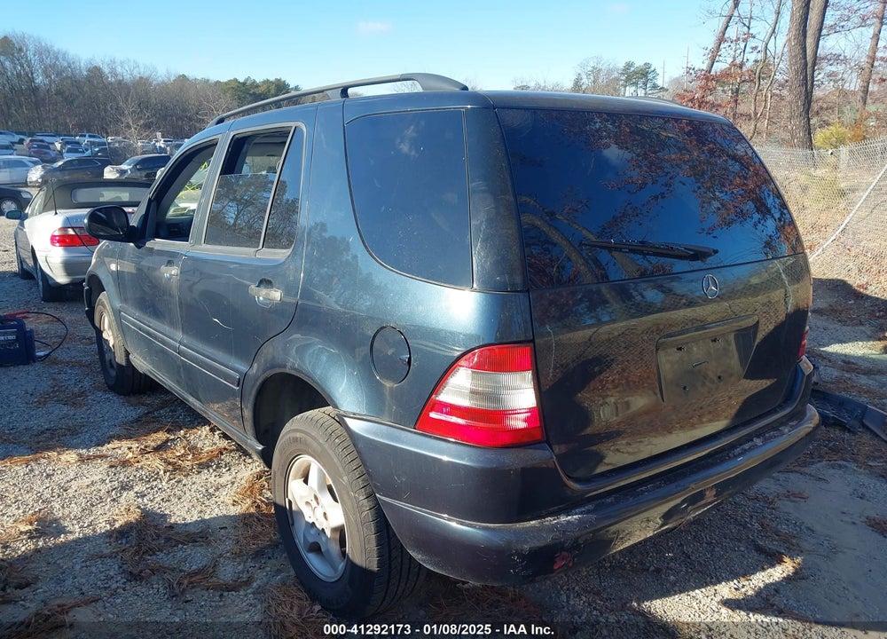 2000 MERCEDES-BENZ ML 320 VIN: 4JGAB54E0YA146627
