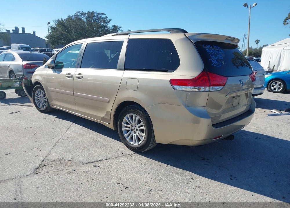 2011 TOYOTA SIENNA XLE V6 VIN: 5TDYK3DC1BS004674