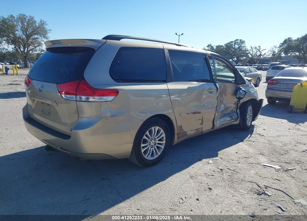 2011 TOYOTA SIENNA XLE V6 VIN: 5TDYK3DC1BS004674