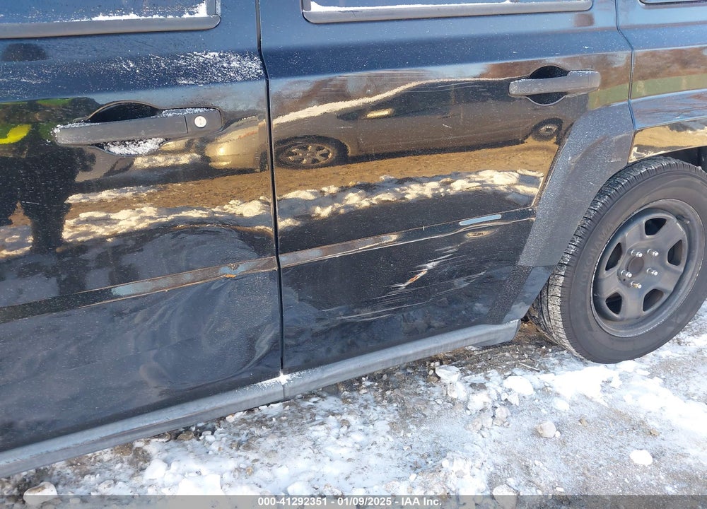 2007 JEEP PATRIOT SPORT VIN: 1J8FT28097D399357