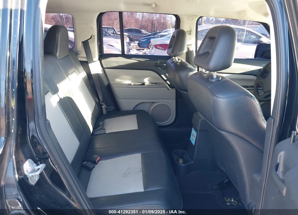 2007 JEEP PATRIOT SPORT VIN: 1J8FT28097D399357