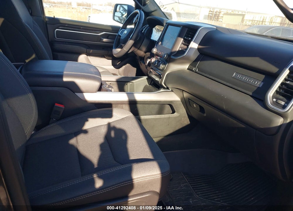 2022 RAM 1500 BIG HORN 4X4 5'7 BOX VIN: 1C6SRFFT3NN402356