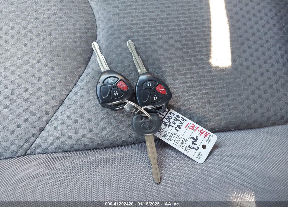 2007 TOYOTA RAV4 VIN: JTMZD33V475073390