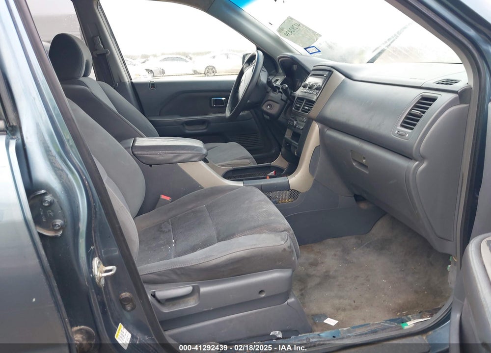 2006 HONDA PILOT EX VIN: 5FNYF284X6B021825