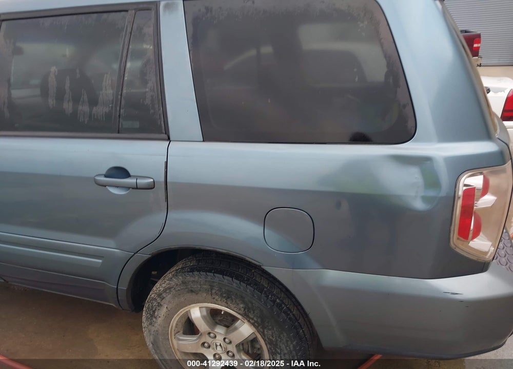 2006 HONDA PILOT EX VIN: 5FNYF284X6B021825