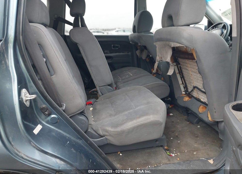 2006 HONDA PILOT EX VIN: 5FNYF284X6B021825