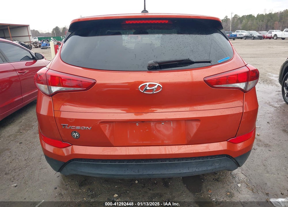 2017 HYUNDAI TUCSON SE VIN: KM8J23A40HU266488