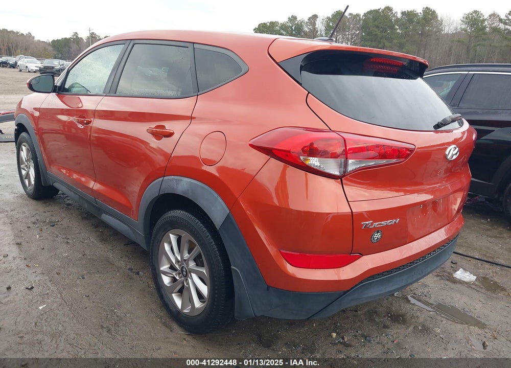 2017 HYUNDAI TUCSON SE VIN: KM8J23A40HU266488