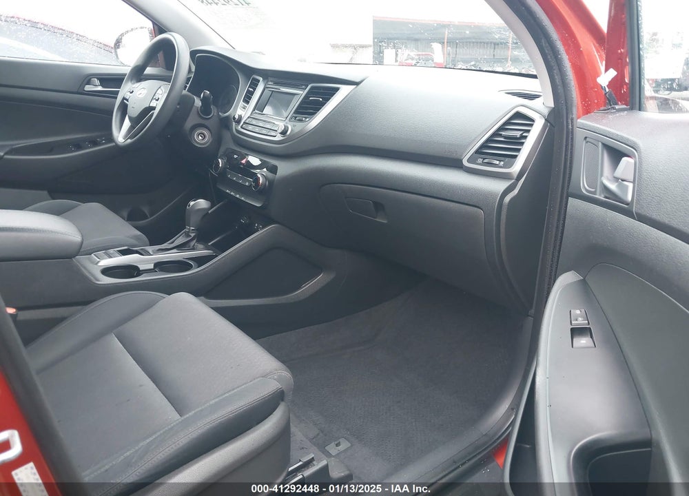 2017 HYUNDAI TUCSON SE VIN: KM8J23A40HU266488
