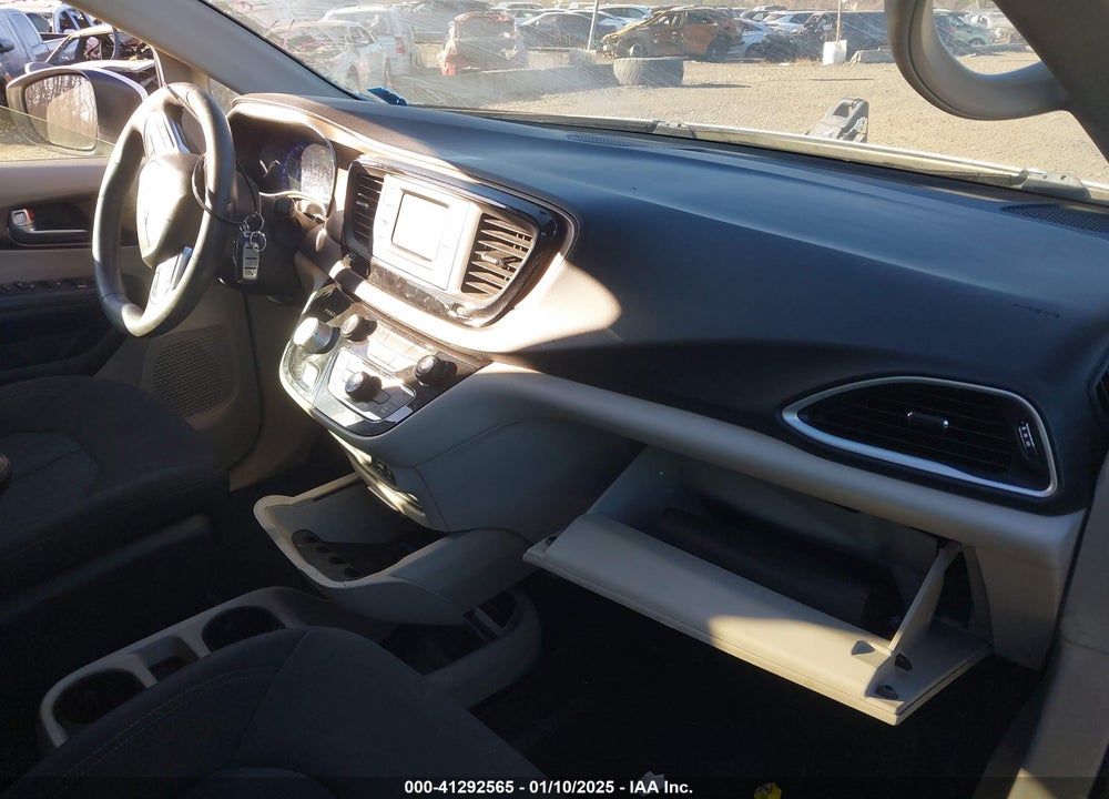 2017 CHRYSLER PACIFICA LX VIN: 2C4RC1CG9HR705054