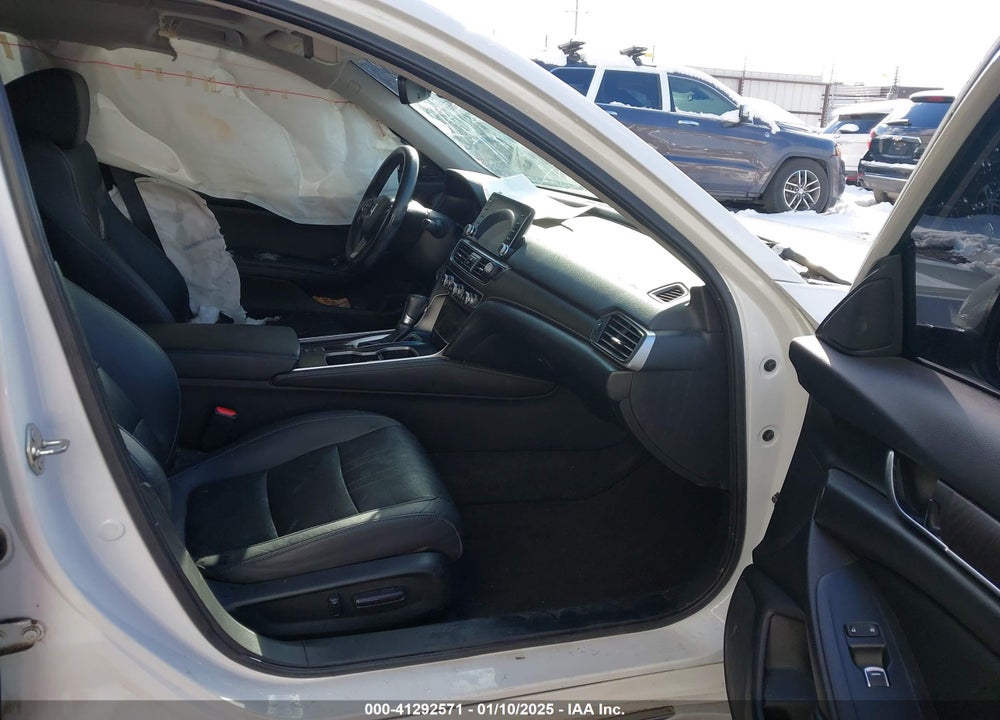 2020 HONDA ACCORD VIN: 1HGCV1F59LA059037