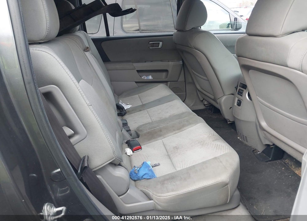 2012 HONDA PILOT LX VIN: 5FNYF4H22CB056834