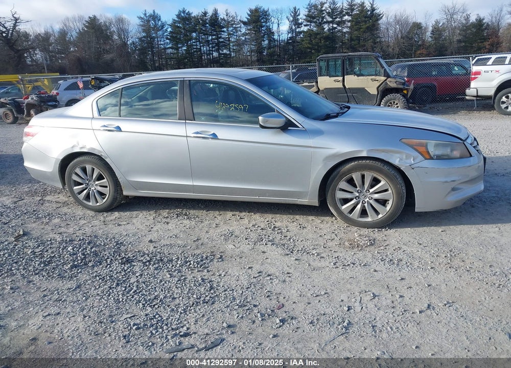 2011 HONDA ACCORD VIN: 1HGCP3F8XBA028748