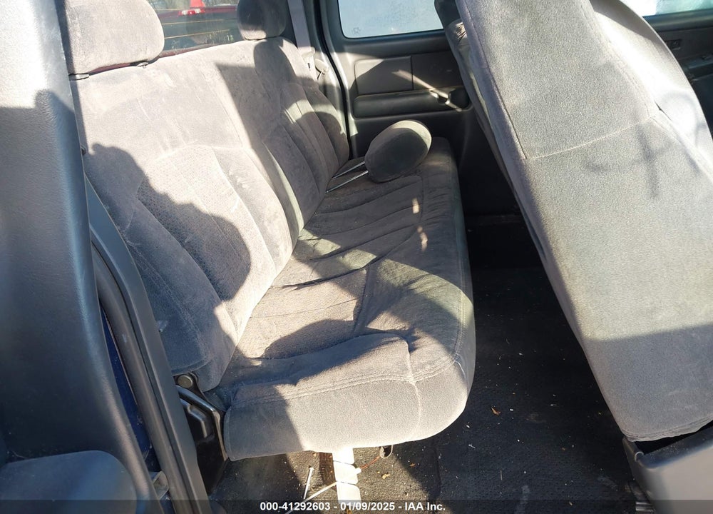 2000 CHEVROLET SILVERADO 1500 LS VIN: 2GCEK19T2Y1333156
