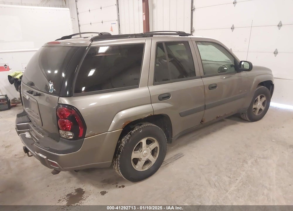 2005 CHEVROLET TRAILBLAZER LS VIN: 1GNDT13S152363261