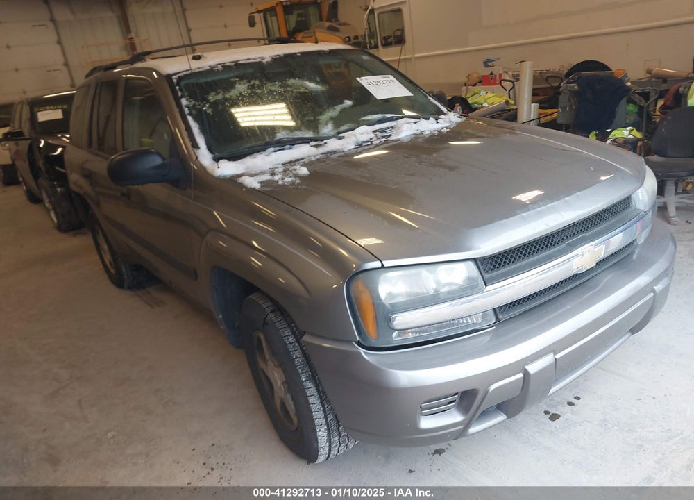 2005 CHEVROLET TRAILBLAZER LS VIN: 1GNDT13S152363261
