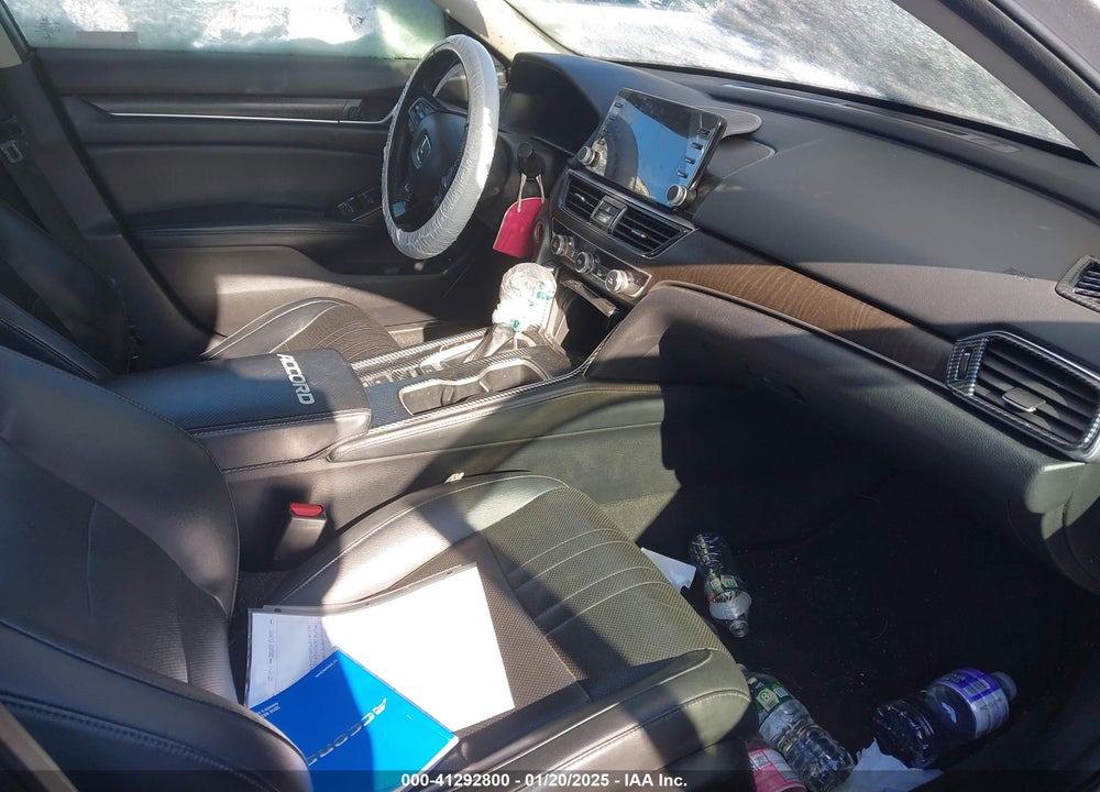 2018 HONDA ACCORD VIN: 1HGCV1F58JA217042