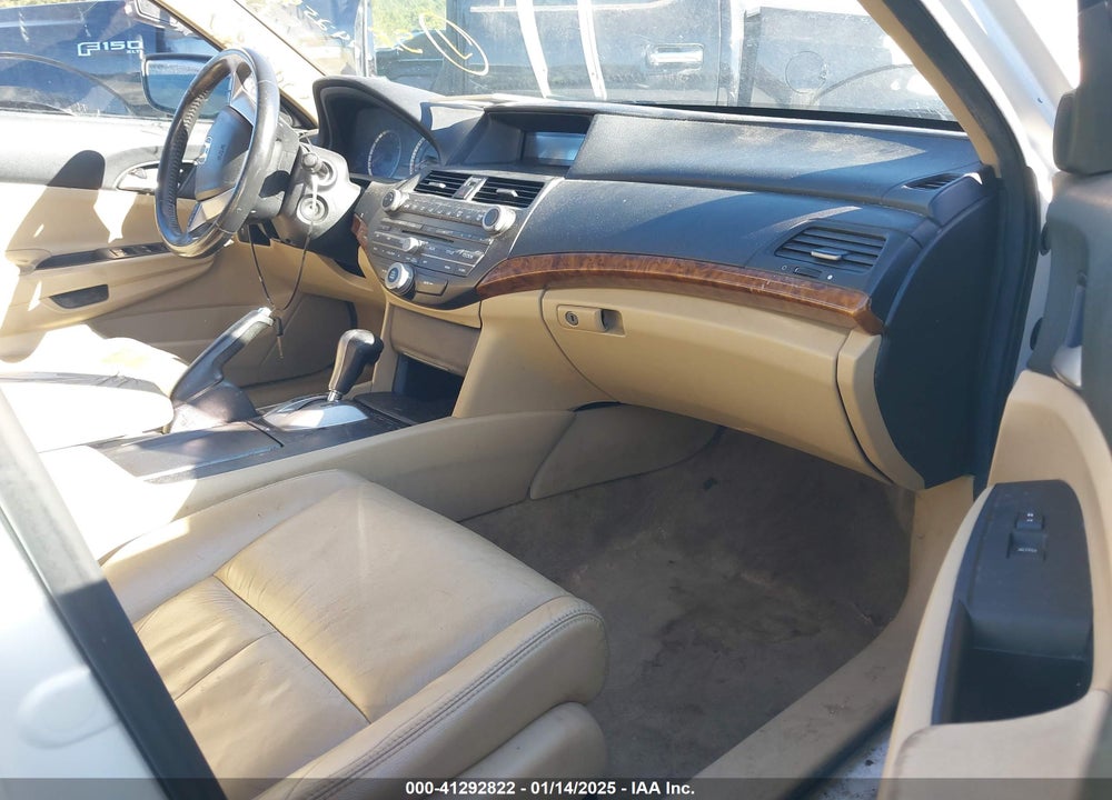 2011 HONDA ACCORD 2.4 SE VIN: 1HGCP2F68BA121101
