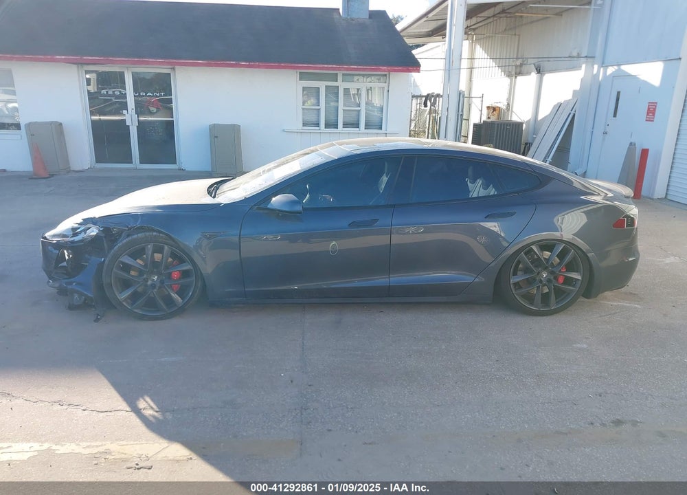 2016 TESLA MODEL S VIN: 5YJSA1E4XGF139295