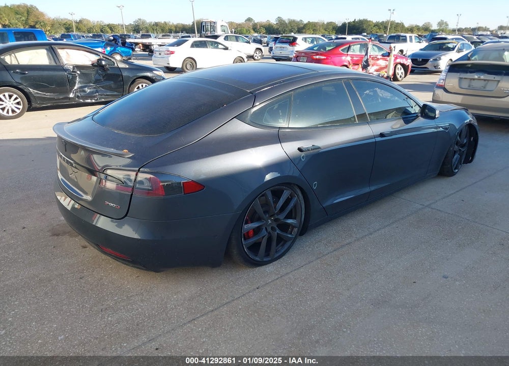 2016 TESLA MODEL S VIN: 5YJSA1E4XGF139295