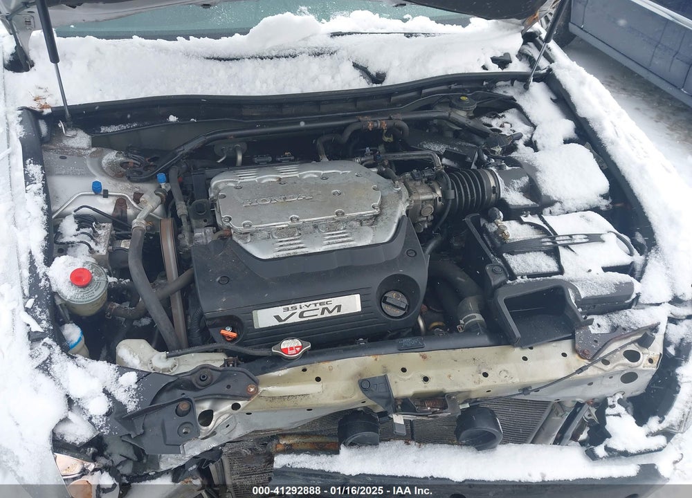 2011 HONDA ACCORD VIN: 1HGCP3F89BA008832
