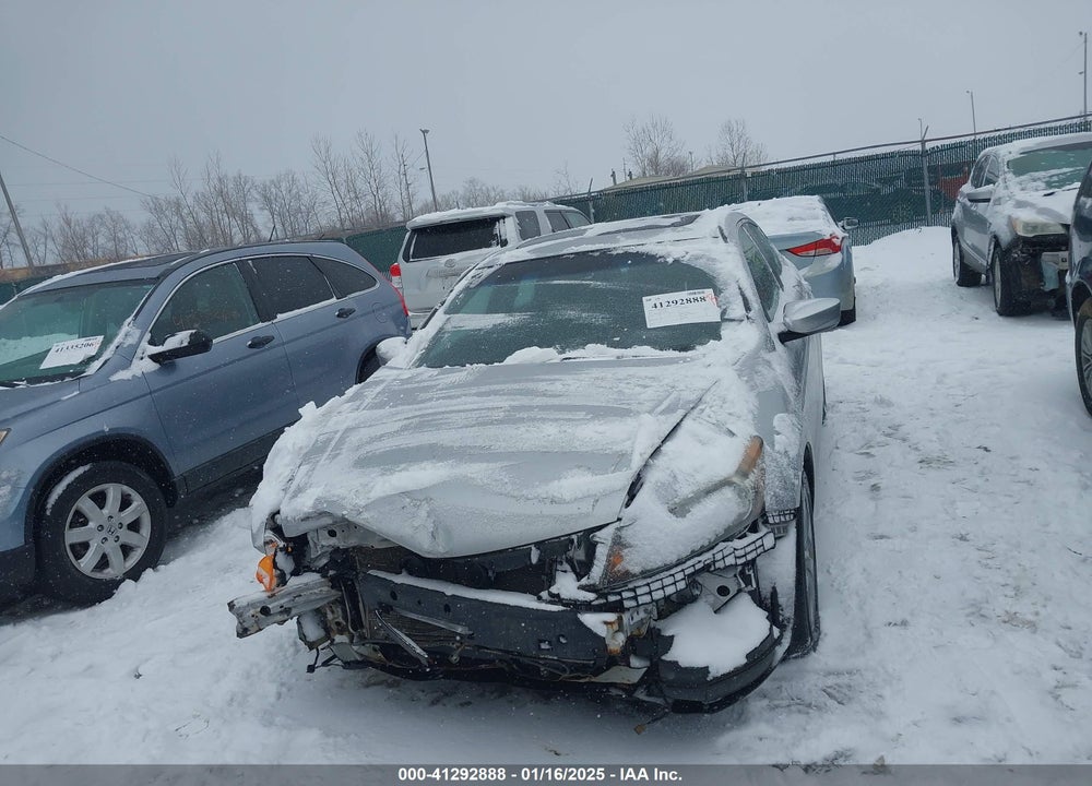 2011 HONDA ACCORD VIN: 1HGCP3F89BA008832