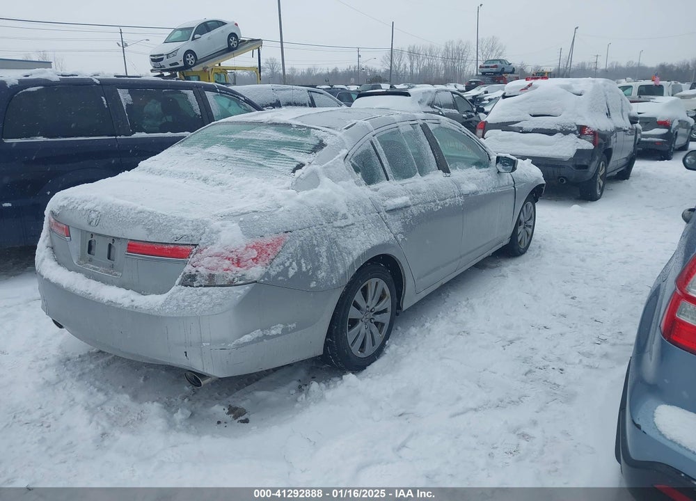 2011 HONDA ACCORD VIN: 1HGCP3F89BA008832