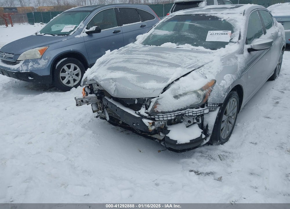 2011 HONDA ACCORD VIN: 1HGCP3F89BA008832